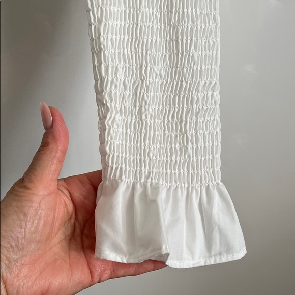 🤍HOST PICK En Saison NWOT White Smocked Blouse Puff Sleeve, Size M - Picture 6 of 11